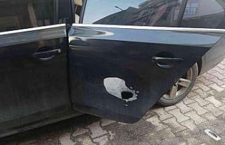 Park halindeki otomobile ateş açıldı