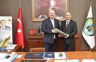 Pehlivan: "Menemen çömlekçiliğinin dünyaya...