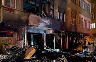 Pendik’te işyeri yangını: Vatandaşlar tahliye...