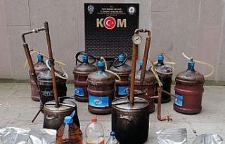 Polis ekiplerinden yılbaşı öncesinde sahte alkol...