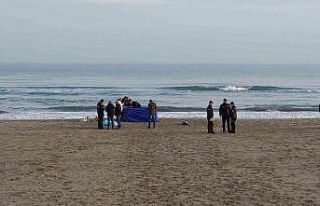 Polis memuru sahilde intihar etti