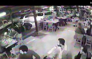 Polisten kaçan şüpheliler 4 otomobile çarparak...