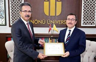 Rektör Kızılay’a markalaşma teşekkürü