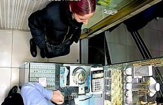 Sahte bilezik satarak sırra kadem bastı, tekrar...