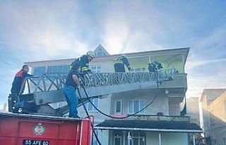 Samsun’da bir evde çıkan yangında 2 kişi hastanelik...