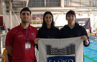 SANKO okulları öğrencilerinin yüzmede Türkiye...