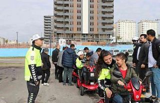 Şanlıurfa’da engelli çocuklar polis eşliğinde...