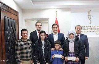 Şaphane’de başarılı öğrenciler ödüllendirildi