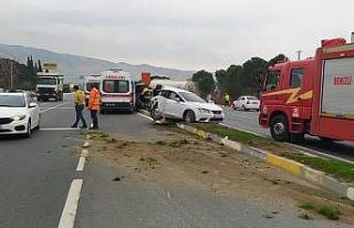 Sarayköy’de trafik kazası;3 yaralı