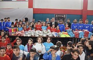 Sason’da kitap kurdu ve spor projeleri tanıtıldı