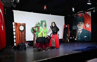 Savaş mağduru Ukraynalı çocuklara tiyatro gösterisi