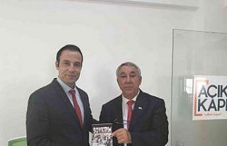 Serdar Ünsal, Selçuk Alakan’a soykırım kitabını...