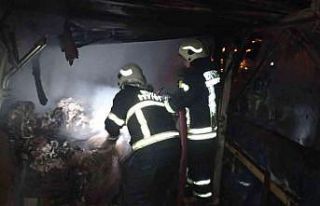 Siirt’te bir evin damında çıkan yangın korkuttu