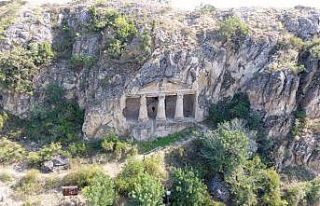 Sinop’un saklı tarihi mekanı: Boyabat Kaya Mezarları