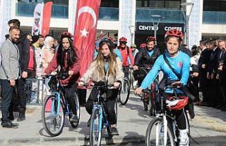Şırnak’ta 50 bisikletçi 45 kilometre pedal çevirdi