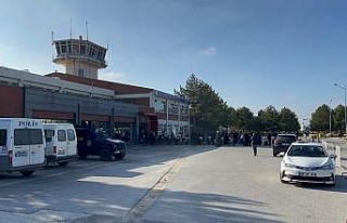 Sis yüzünden yolcu uçağı Eskişehir’e inemedi