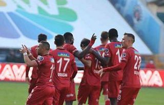 Sivasspor 4 hafta sonra galibiyeti hatırladı