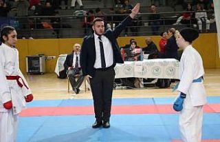 Spor kenti Gaziosmanpaşa’da, bu kez karate rüzgarı...