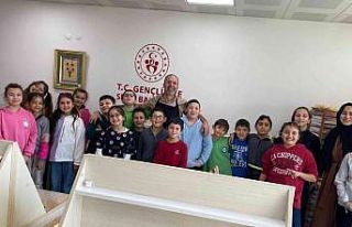 Su üstünde resim yapmayı öğrendiler