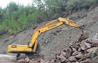 Sugözü Grup Yolu’nda heyelan önlemi