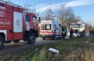 Tankerle çarpışan otomobilde 2 kişi yaralandı