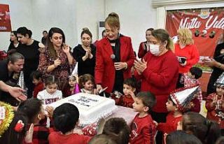 Tarsus’ta miniklerden yeni yıl partisi