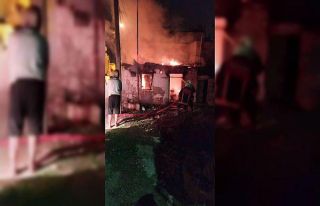Tarsus’ta yangın çıkan ev kullanılmaz hale geldi