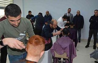 Tavşanlı’da otizmli gençlere kişisel bakım