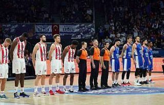 THY Euroleague: A. Efes: 82 - Olympiakos: 71