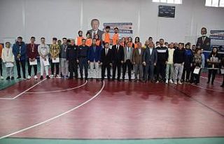 Tomarza Kaymakamlık Voleybol Turnuvası Sona Erdi