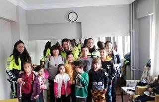 Trafikçilerden ‘Özel bireyler’e ziyaret