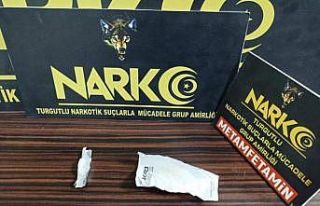 Turgutlu’da otel odasına uyuşturucu baskını:...