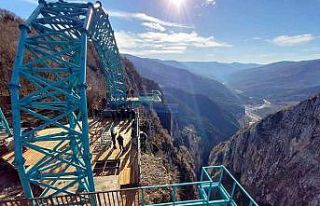 Türkiye’de bir ilk: Bu salıncağa binmek yürek...