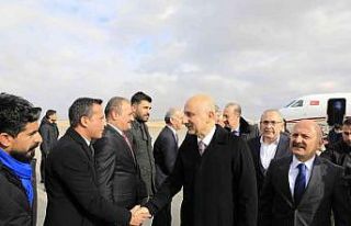 Ulaştırma ve Altyapı Bakanı Karaismailoğlu Ağrı’da