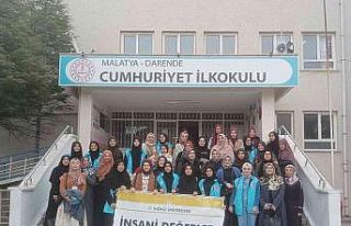 Üniversite öğrencileri, minikler için atkı ve...
