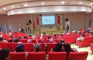 Üniversitede kariyer geliştirme eğitimi verildi