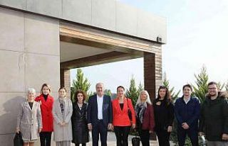 Üreten kadınların emeği “Hanımeli İmece Evi”...