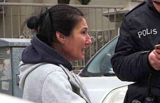 Üvey babasını bıçaklayıp kendini ihbar etti