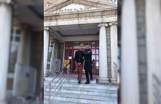 Uyuşturucu tacir baskınla yakalandı