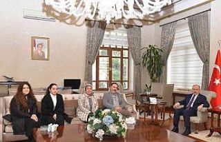 Vali Karadeniz şehit ailesini ağırladı