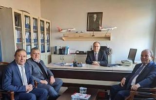 Vali Tutulmaz, Havalimanında toplantı düzenledi