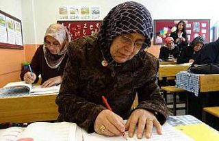 Van’da okuma yazma kursu kadınlara umut oldu