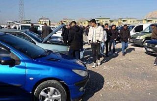 Van’daki araç satıcıları: “İkinci el araç...