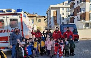 Vanlı çocuklara “Yaşama Yol Ver” projesi anlatıldı