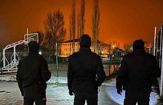 Vatandaşları mahalle ve çarşı bekçilerinin gece...