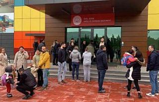 Veliler o kreşe akın etti