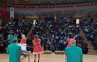 Yaklaşan finaller öncesi Yeşilçam Vokal Grubu...