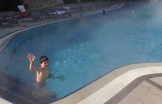 Yeni yıla sıcak havuzda girecekler