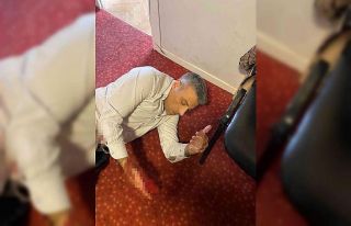 Yenilik Partisi Genel Başkanı Yılmaz ofisinde bıçaklı...