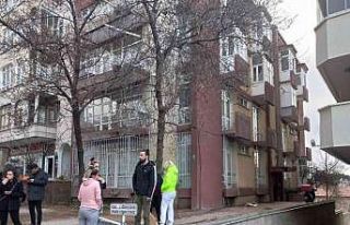 Yol ortasında eski eşine kurşun yağdırdı